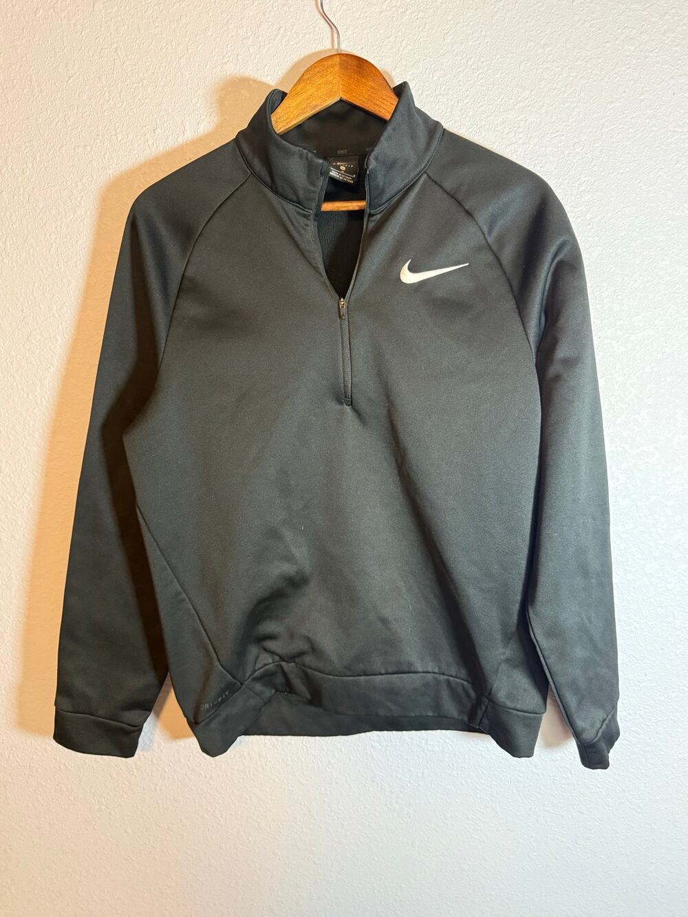 Nike Dri-FIT Black Quarter Zip Pullover Sweatshirt Size Medium Kangaroo Pocket